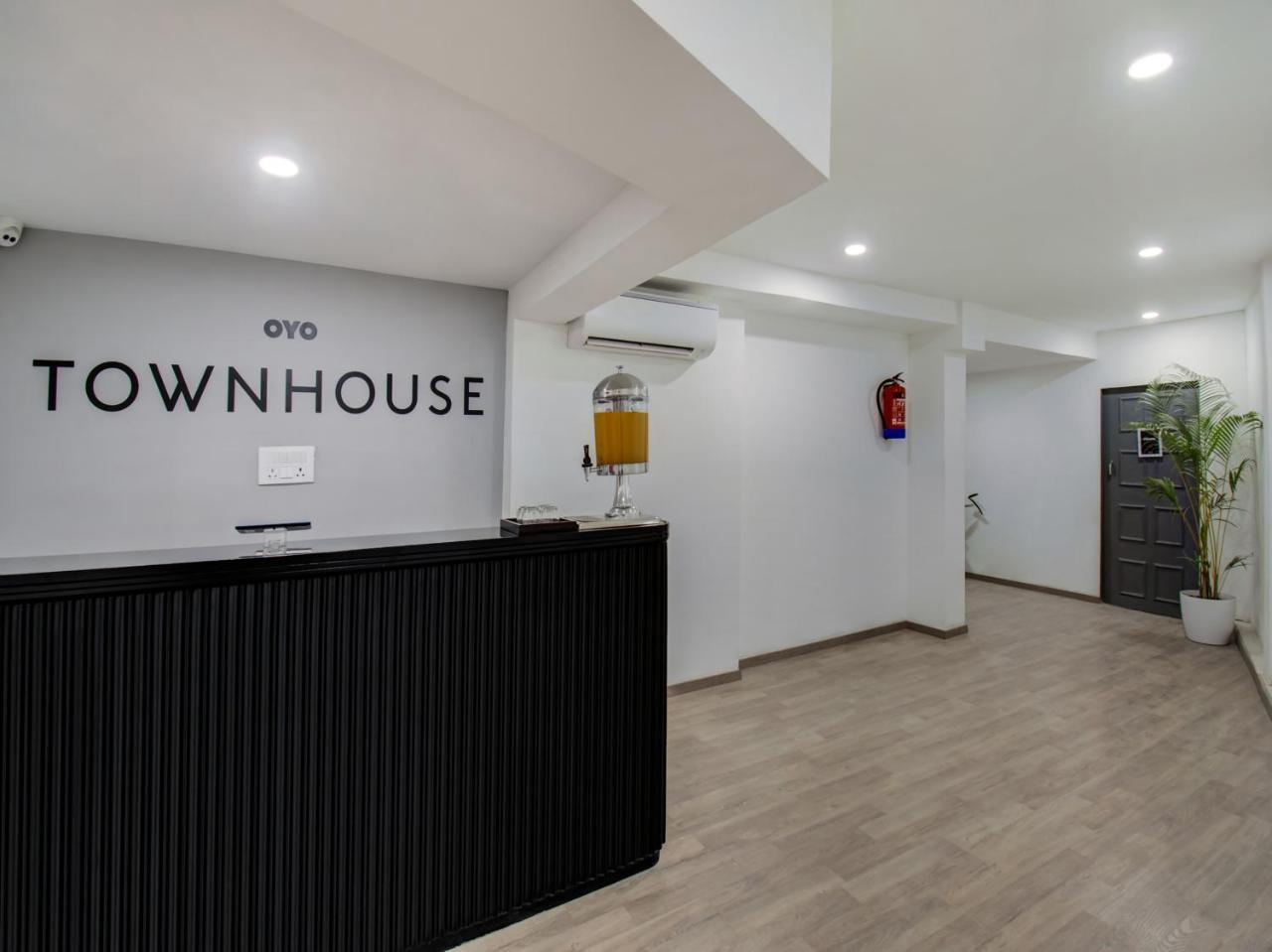 Hôtel Oyo Townhouse 66 Nagpur Station Ca Road Extérieur photo